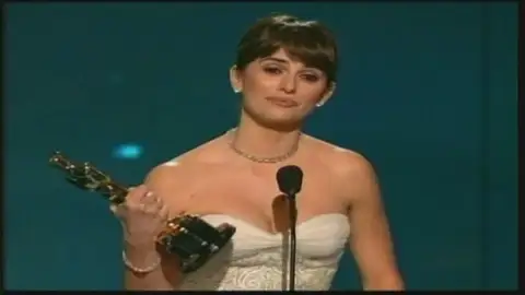 Penélope Cruz denuncia públicamente los episodios de acoso sexual de Harvey Weinstein Penélope Cruz denuncia públicamente los episodios de acoso sexual de Harvey Weinstein