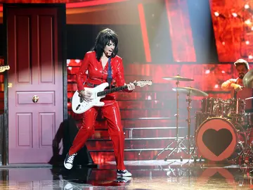 Beatriz Rico proclama su ‘I love rock and roll’ como Joan Jett Beatriz Rico proclama su ‘I love rock and roll’ como Joan Jett