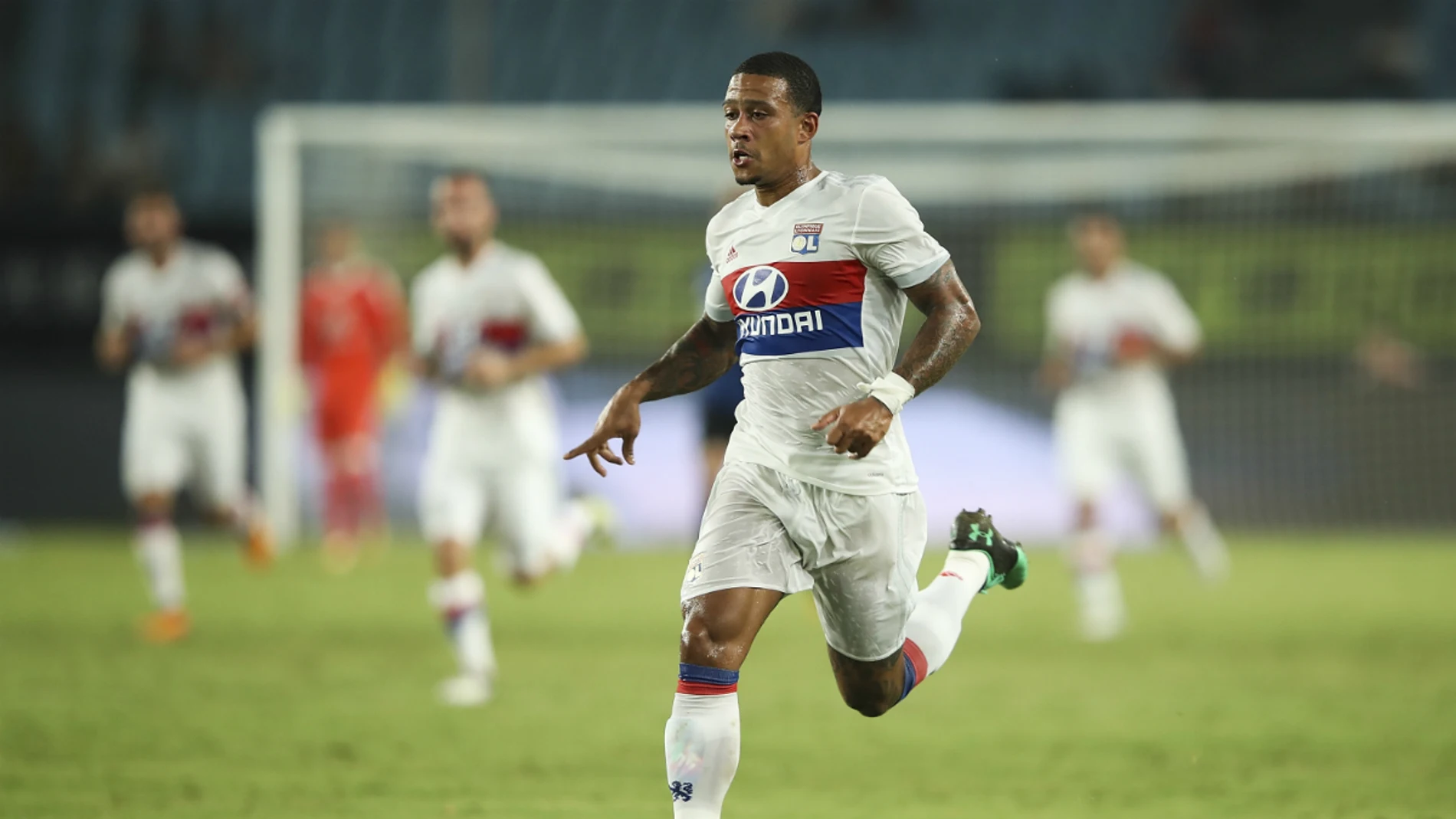 Depay, con el Olympique de Lyon Depay, con el Olympique de Lyon