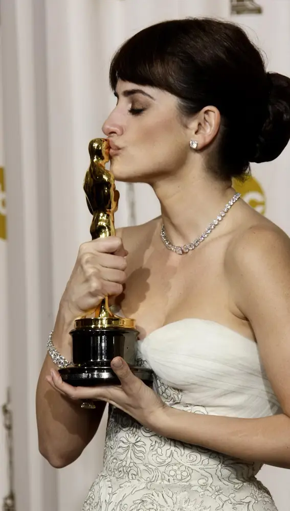 Penélope Cruz gana el Oscar a mejor actriz de reparto por 'Vicky Cristina Barcelona'