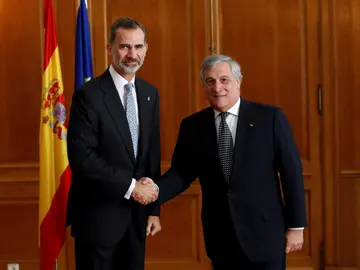 Felipe VI se reúne con el presidente del Parlamento Europeo en Oviedo Felipe VI se reúne con el presidente del Parlamento Europeo en Oviedo