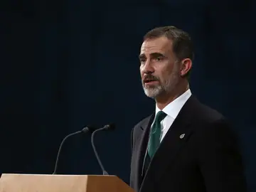 El rey Felipe durante su intervención en la ceremonia de entrega de los Premios Princesa de Asturias 2017 El rey Felipe durante su intervención en la ceremonia de entrega de los Premios Princesa de Asturias 2017