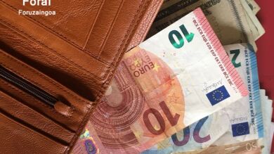 Un joven en paro devuelve a su dueño una mochila que contenía más de 5.300 euros 