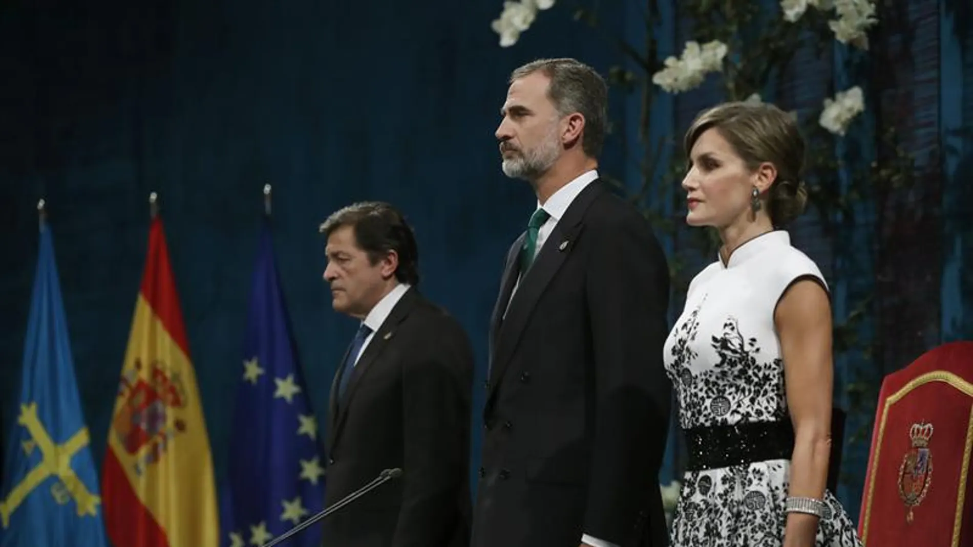 El Rey Felipe VI y la Reina Letizia en la ceremonia de entrega de los premios Princesa de Asturias 2017 El Rey Felipe VI y la Reina Letizia en la ceremonia de entrega de los premios Princesa de Asturias 2017