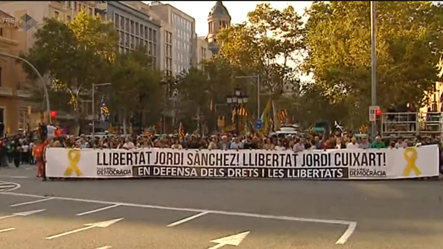 Manifestación en Barcelona por la liberación de los 'Jordis' y en contra de la aplicación del 155