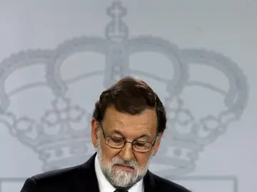 El presidente del gobierno Mariano Rajoy compareció para explicar la aplicación del Artículo 155 de la Constitución El presidente del gobierno Mariano Rajoy compareció para explicar la aplicación del Artículo 155 de la Constitución