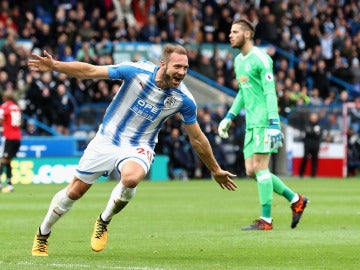  Laurent Depoitre celebra un gol ante David de Gea