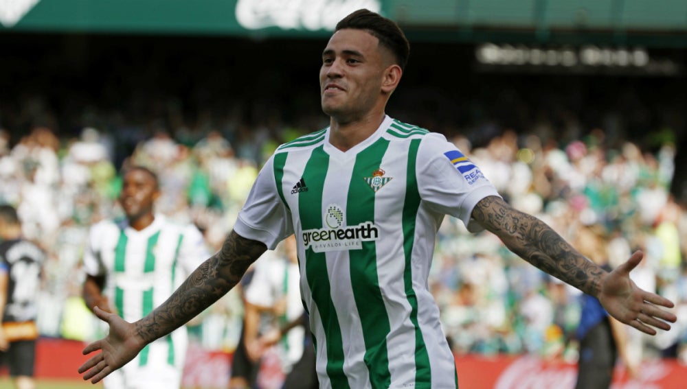 Sanabria celebra un gol