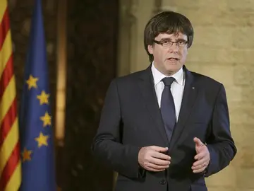 El presidente de la Generalitat, Carles Puigdemont, durante una declaración institucional El presidente de la Generalitat, Carles Puigdemont, durante una declaración institucional