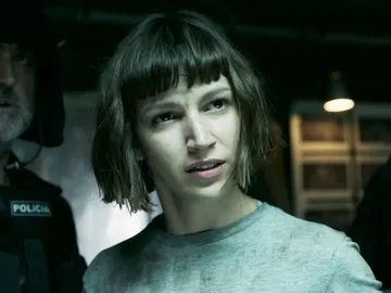 Tokio, destrozada, confiesa ante Raquel la identidad de El Profesor Tokio, destrozada, confiesa ante Raquel la identidad de El Profesor