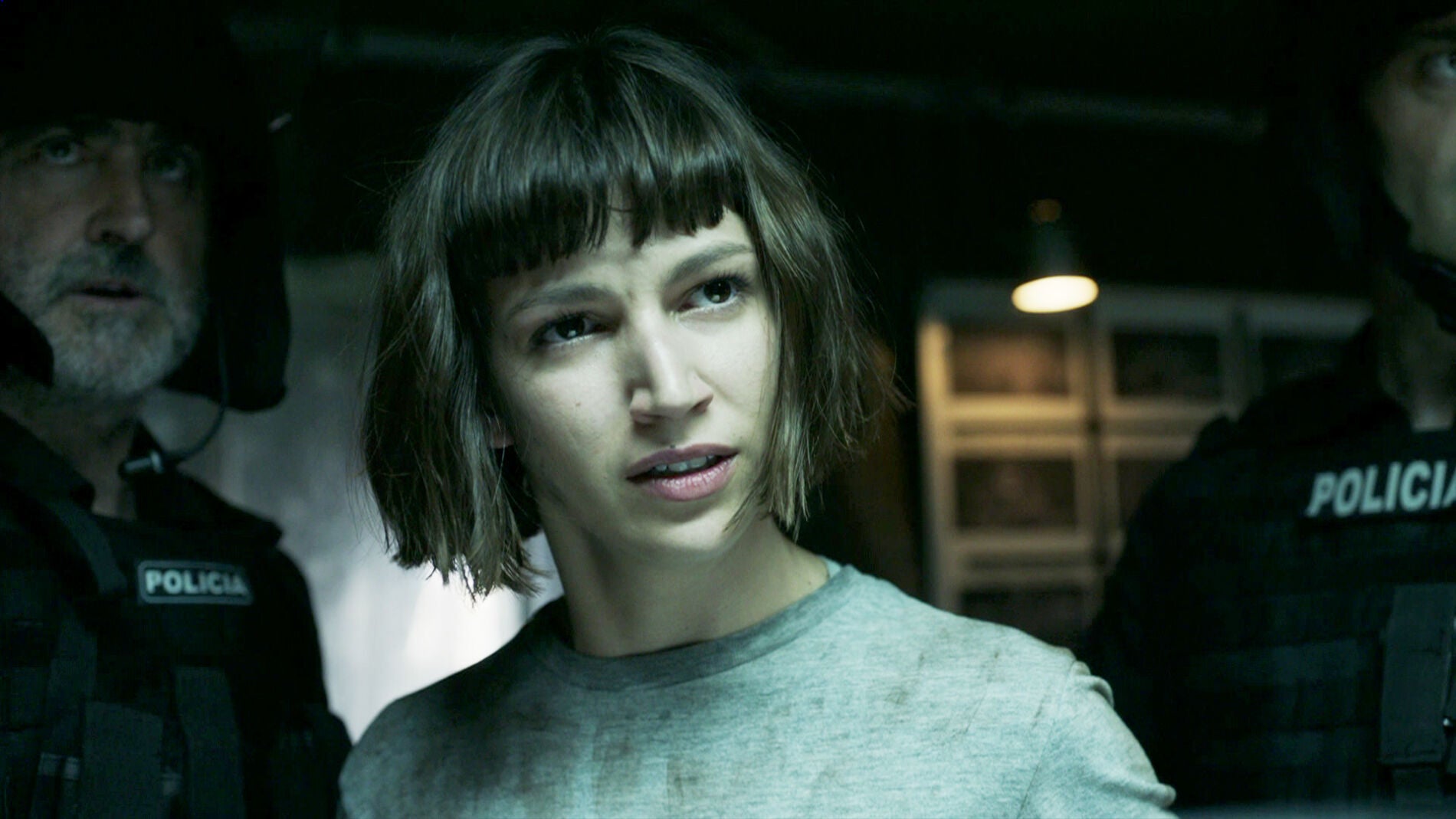 Tokio, destrozada, confiesa ante Raquel la identidad de El Profesor