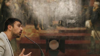 Espinar señala que la consulta de Iglesias y Montero sobre su chalet a las bases es 