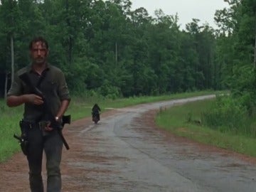 Los bandos toman posiciones en 'The Walking Dead'