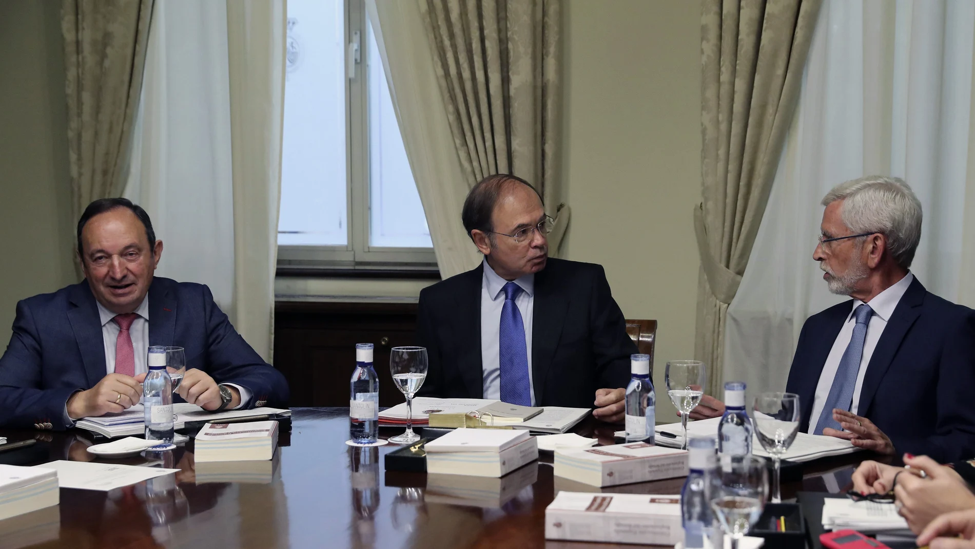 El Senado ofrece a Puigdemont debatir con el Gobierno en la tramitación del 155