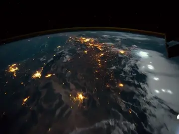 Cada segundo cien rayos golpean la tierra, un fenómeno meteorológicos que puede tener graves consecuencias Cada segundo cien rayos golpean la tierra, un fenómeno meteorológicos que puede tener graves consecuencias
