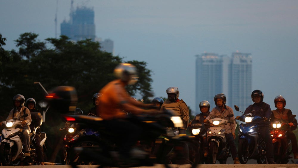 Singapur reducirá su nivel de vehículos privados a partir de 2018