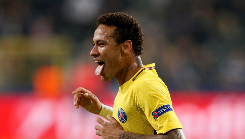 Neymar celebra un gol con el PSG