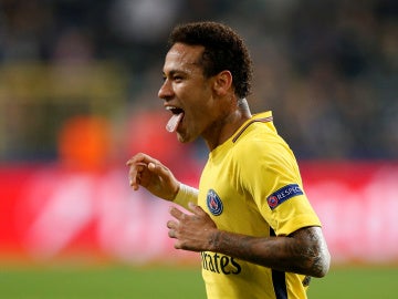 Neymar celebra un gol con el PSG