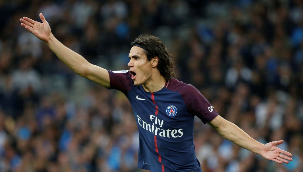 Cavani, durante un partido con el PSG