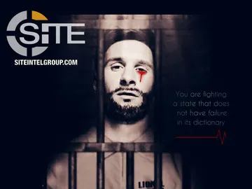 La imagen de Leo Messi sangrando y encarcelado difundida por Daesh La imagen de Leo Messi sangrando y encarcelado difundida por Daesh