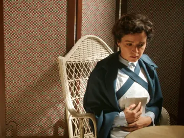 Pilar descubre el secreto de Raquel y Román Pilar descubre el secreto de Raquel y Román