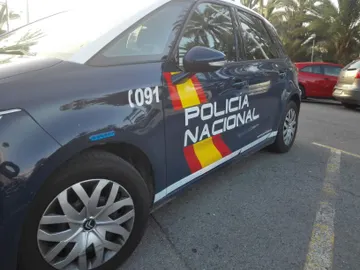Vehículo de la Policía Nacional Vehículo de la Policía Nacional