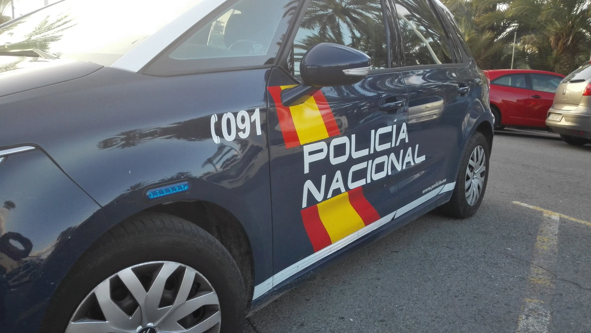 Vehículo de la Policía Nacional Vehículo de la Policía Nacional