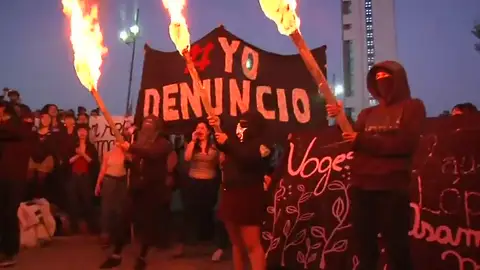 Enfrentamientos entre estudiantes y policías en Chile Enfrentamientos entre estudiantes y policías en Chile