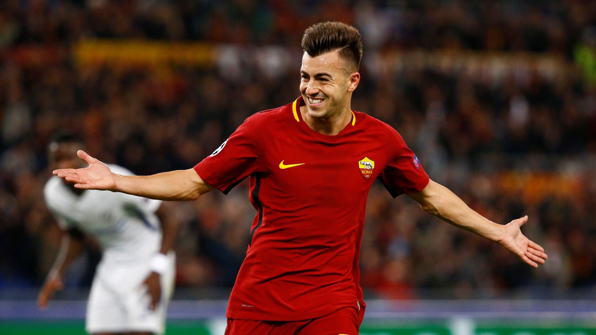 El Shaarawy celebra uno de sus goles ante el Chelsea