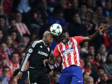 Thomas pelea un balón en el partido ante el Qarabag Thomas pelea un balón en el partido ante el Qarabag