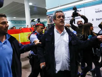 Joaquim Forn a su llegada al Aeropuerto de El Prat Joaquim Forn a su llegada al Aeropuerto de El Prat