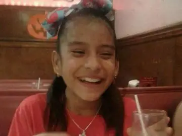 Rosa María, la niña retenida en EEUU Rosa María, la niña retenida en EEUU