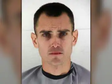 El hombre que transportaba los restos de su mujer en una nevera El hombre que transportaba los restos de su mujer en una nevera