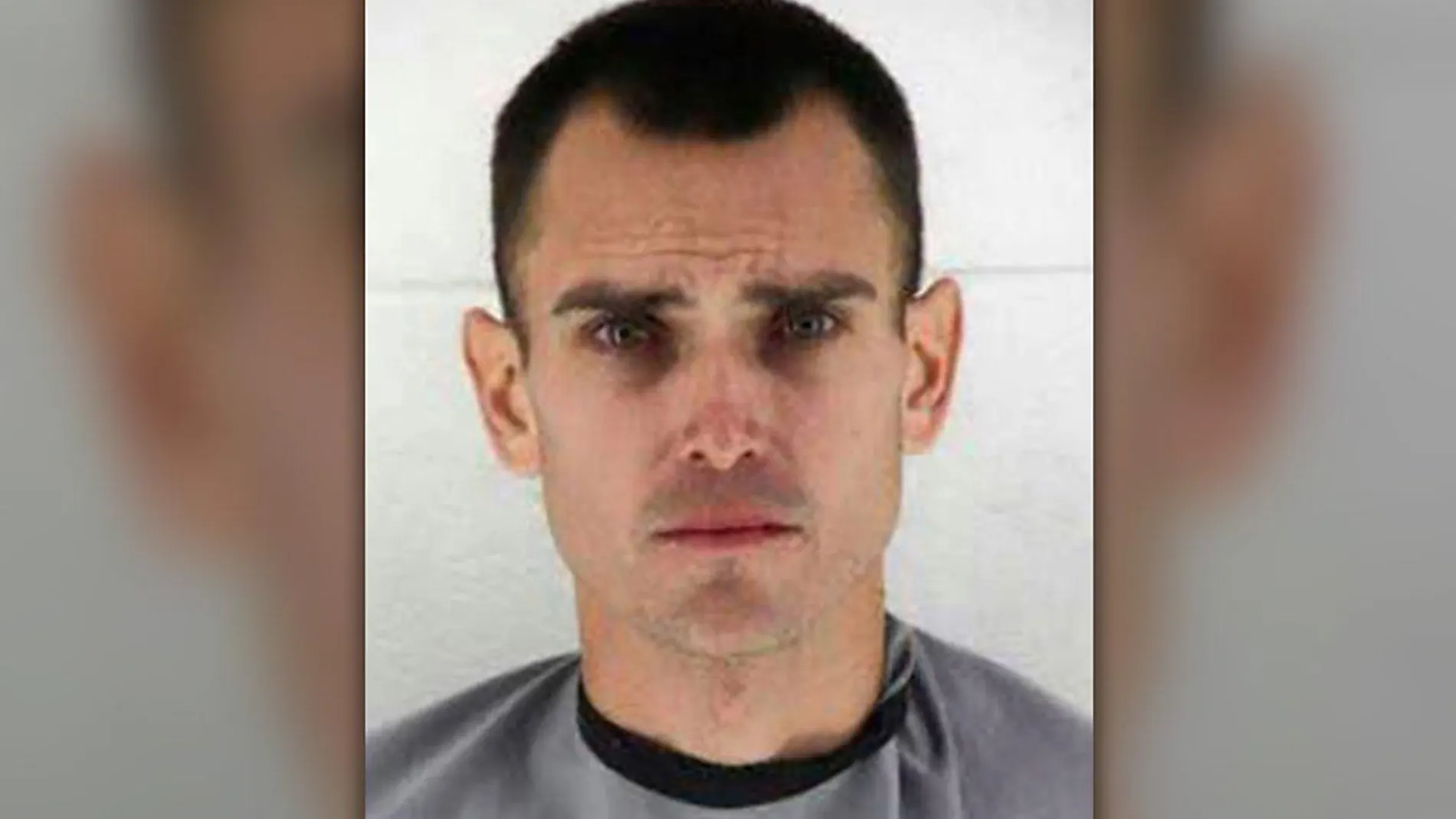 El hombre que transportaba los restos de su mujer en una nevera El hombre que transportaba los restos de su mujer en una nevera