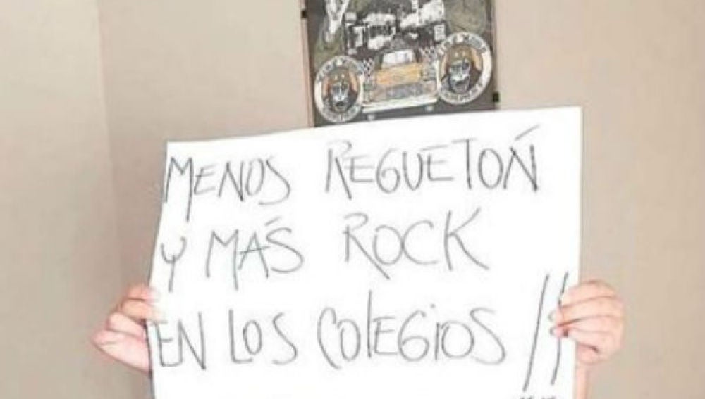 "Menos reguetón y más rock", el cartel de un niño que causa furor