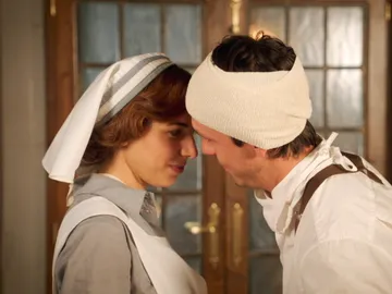 Pedro se lanza a besar a Verónica Pedro se lanza a besar a Verónica