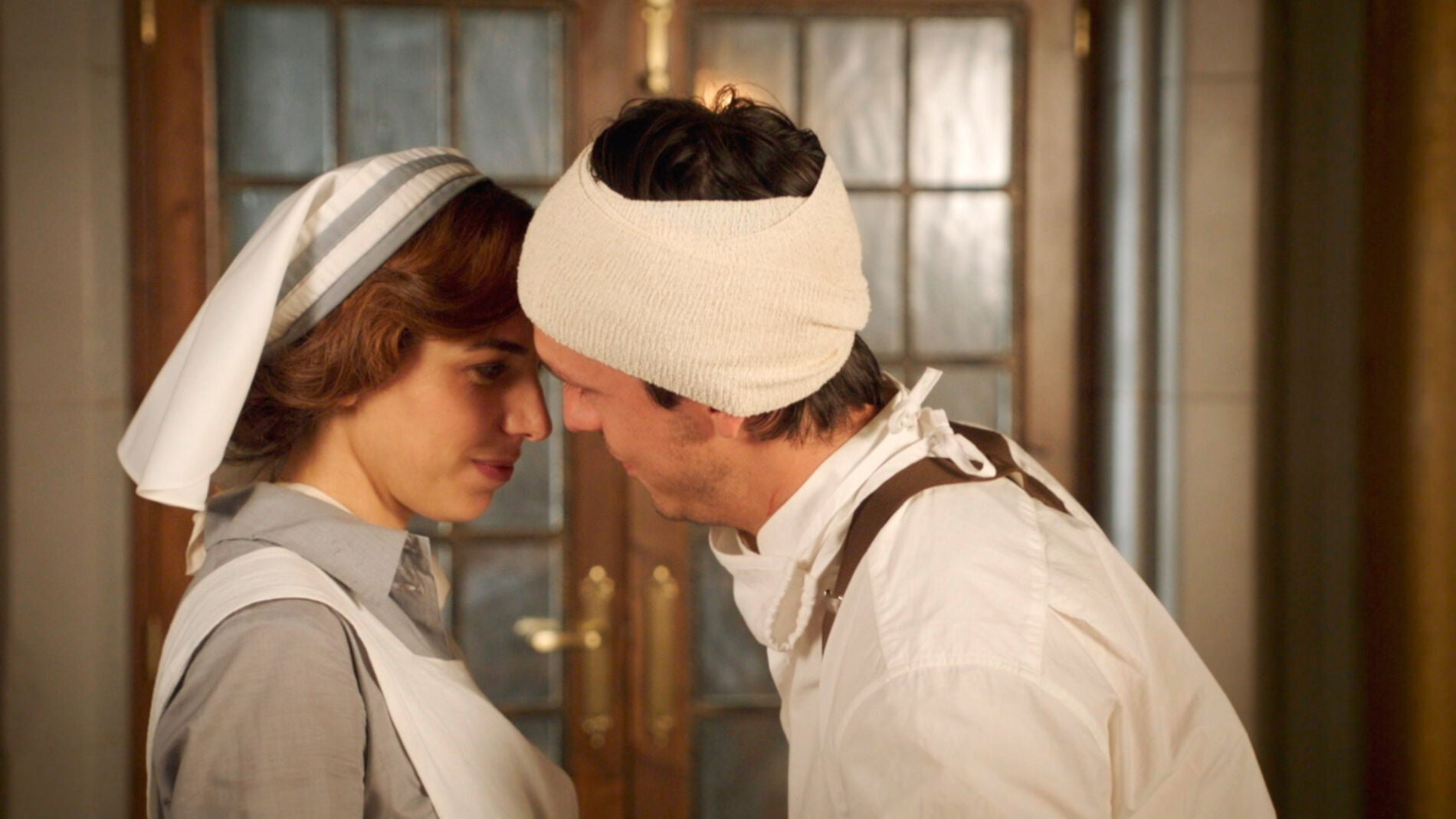 Pedro se lanza a besar a Ver&oacute;nica