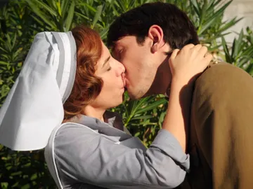 Verónica despide a Pedro con el miedo de no volverle a ver: “¿Y si la guerra no acaba nunca?” Verónica despide a Pedro con el miedo de no volverle a ver: “¿Y si la guerra no acaba nunca?”