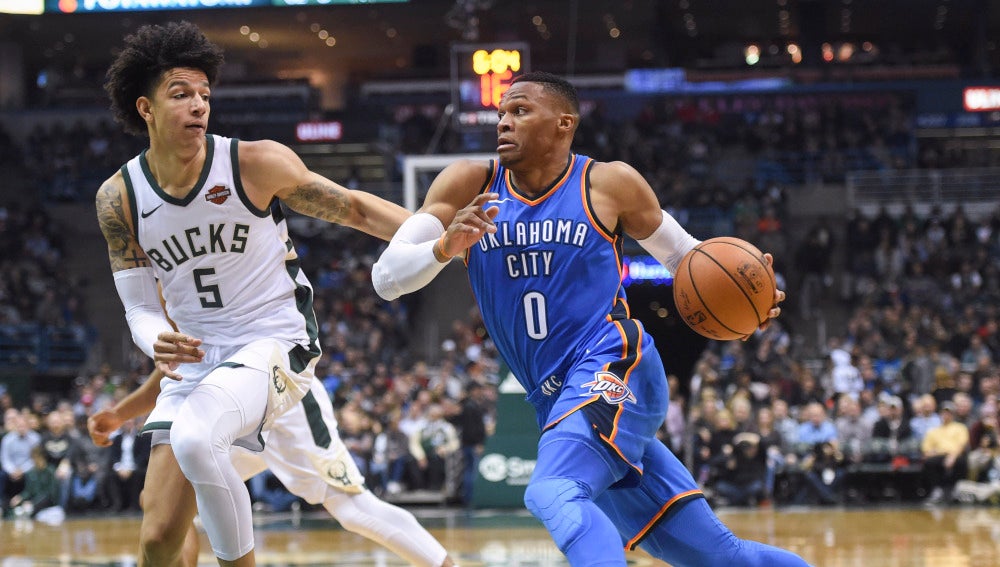 Russell Westbrook, en acción ante los Bucks