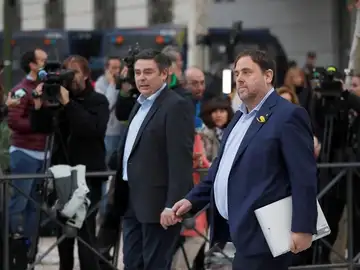 El vicepresidente cesado de la Generalitat de Cataluña, Oriol Junqueras, a su llegada a la sede de la Audiencia Nacional El vicepresidente cesado de la Generalitat de Cataluña, Oriol Junqueras, a su llegada a la sede de la Audiencia Nacional