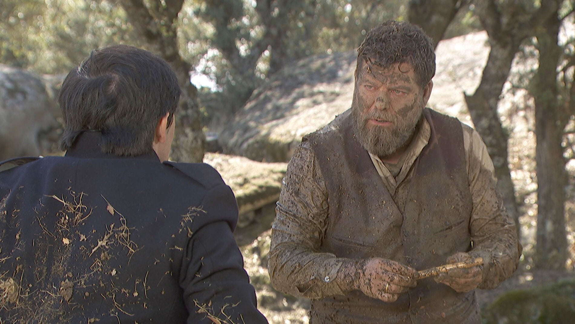 Mauricio cae en la trampa de los traviesos primos Mira&ntilde;ar