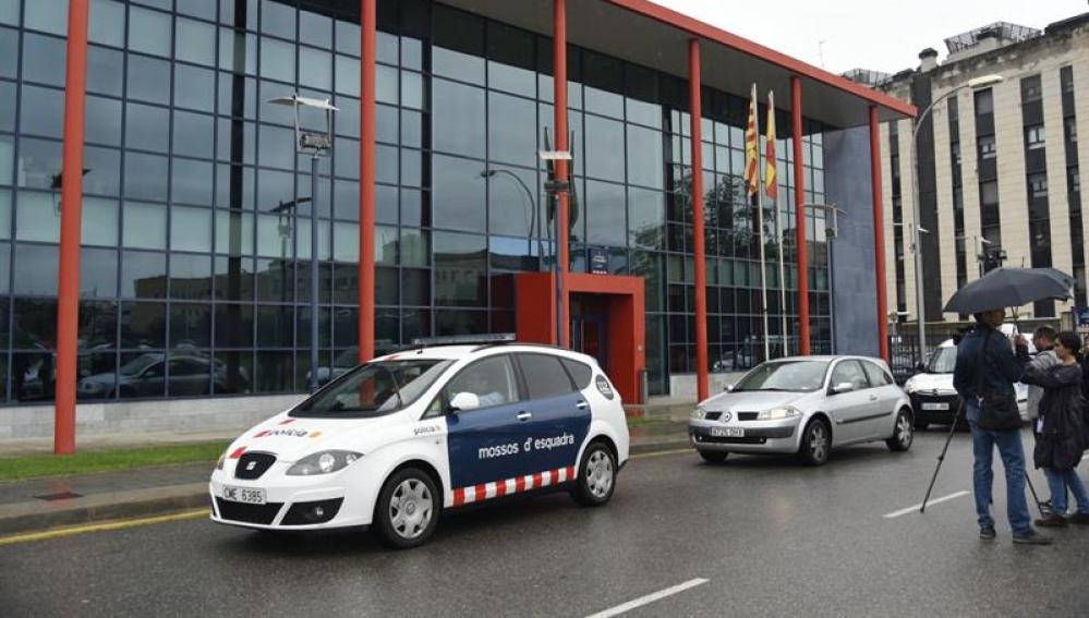 La Guardia Civil el pasado 19 de octubre en la comisaría central de los Mossos d'Esquadra en Lleida