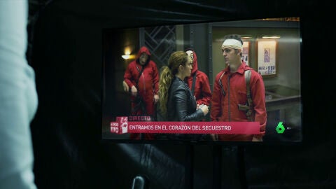 Berlín recibe a la prensa en el corazón del secuestro: “No nos queda otra vía más que la rendición”