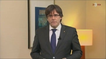 Puigdemont denuncia desde Bélgica que la encarcelación de los exconsellers "es un golpe contra las elecciones del 21-D" 