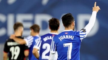 Juanmi celebra su gol contra el Vardar