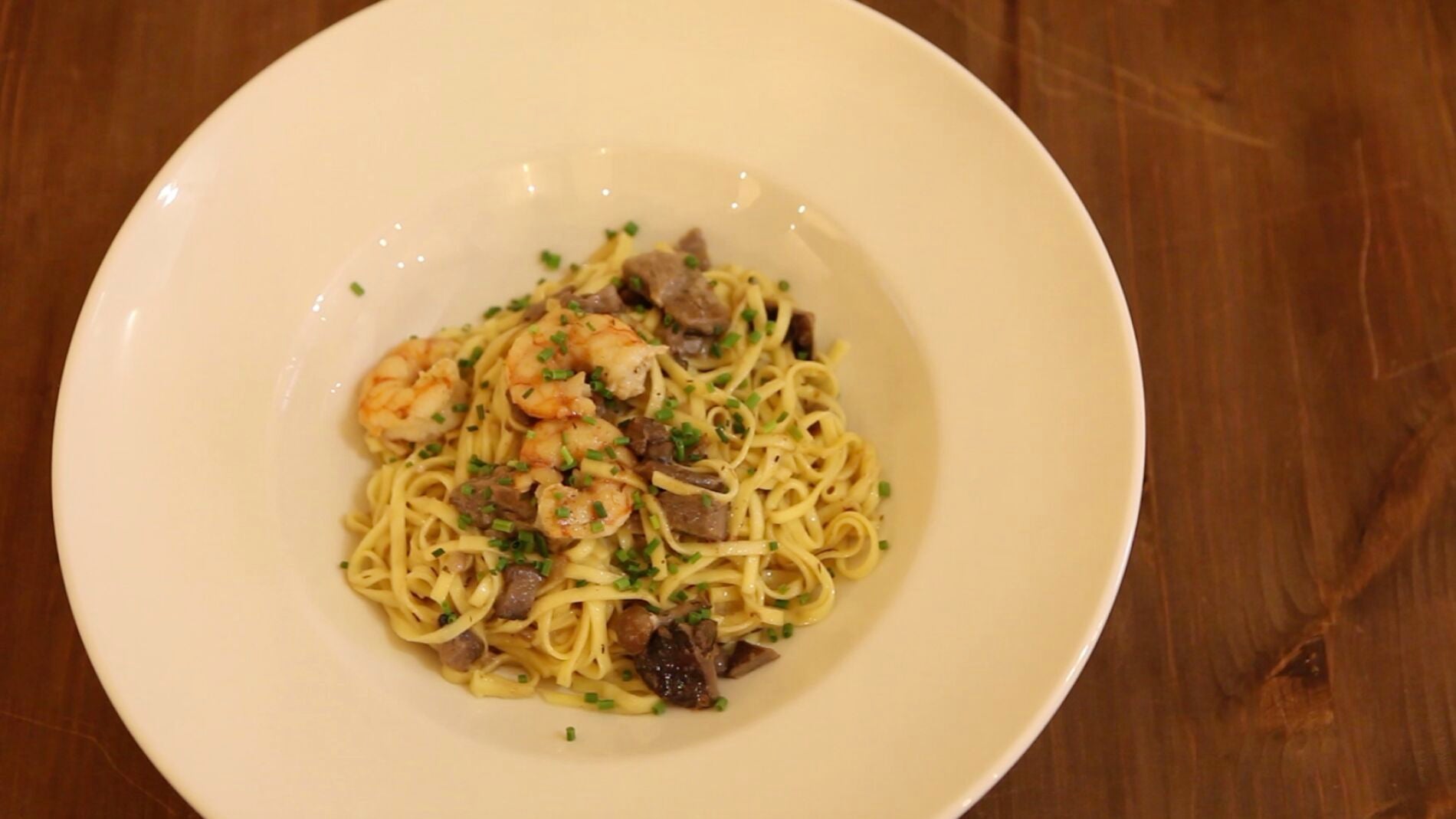 Receta de pasta con gambas y setas