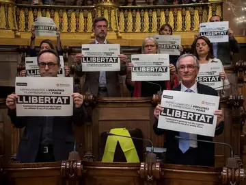 Protesta en el Ayuntamiento de Barcelona por la encarcelación de los exconsellers Protesta en el Ayuntamiento de Barcelona por la encarcelación de los exconsellers