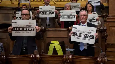 Protesta en el Ayuntamiento de Barcelona por la encarcelación de los exconsellers Protesta en el Ayuntamiento de Barcelona por la encarcelación de los exconsellers