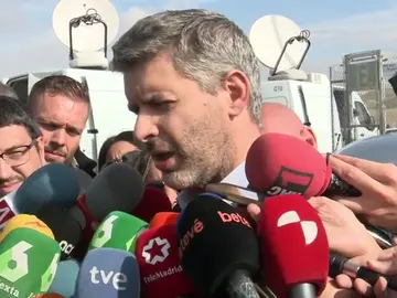 El abogado de Junqueras denuncia irregularidades en el traslado de los detenidos y asegura que "están bien, tranquilos y firmes" El abogado de Junqueras denuncia irregularidades en el traslado de los detenidos y asegura que "están bien, tranquilos y firmes"
