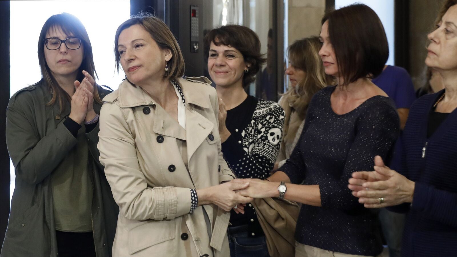 Emotivo recibimiento a Carme Forcadell en el Parlament